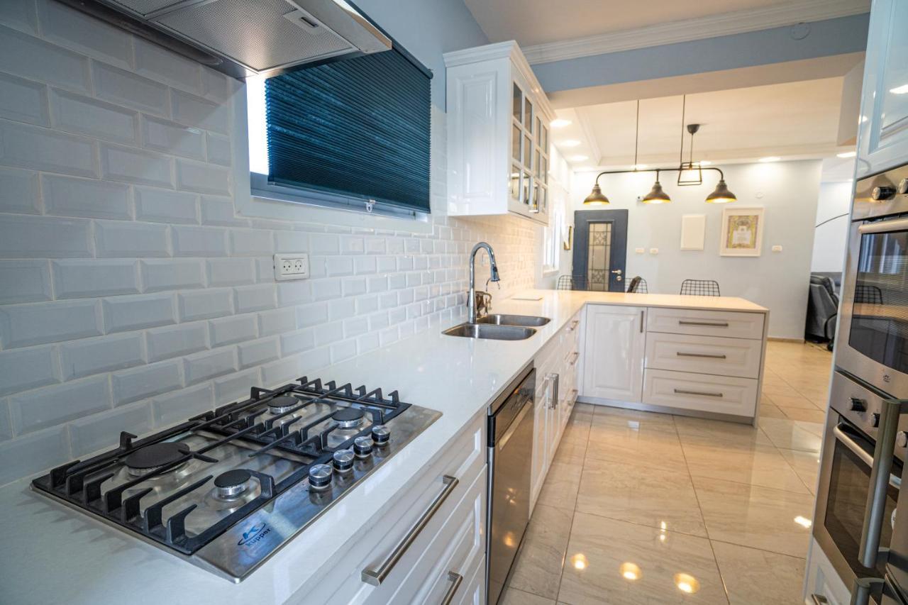 شقة Windows On Netanya Luxury Penthouse Downtown المظهر الخارجي الصورة